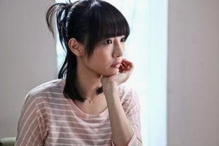 明星隐私曝光背后的多重故事：恋情、风波与公益的交织