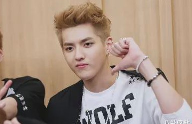 娱乐吃瓜视频成闺蜜间新宠，幕后故事揭秘