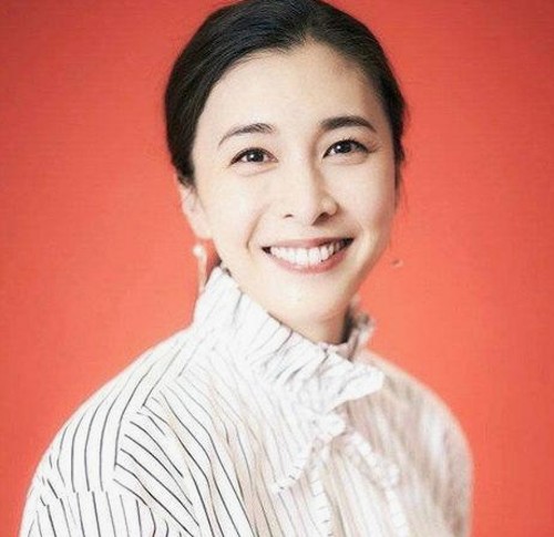 揭秘娱乐圈：从吃瓜猹到周雨彤的时尚风波