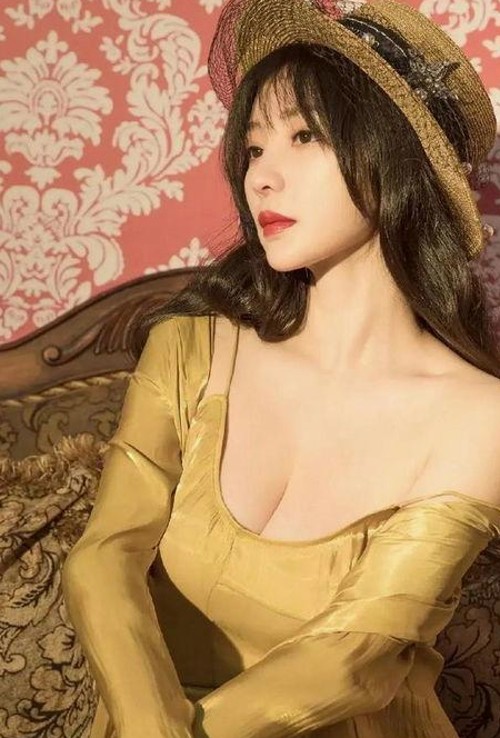 吴磊赵露思娱乐圈吃瓜风波：态度转变引发网友热议