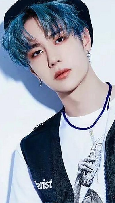 娱乐圈动态一览：吃瓜热点与明星幕后揭秘