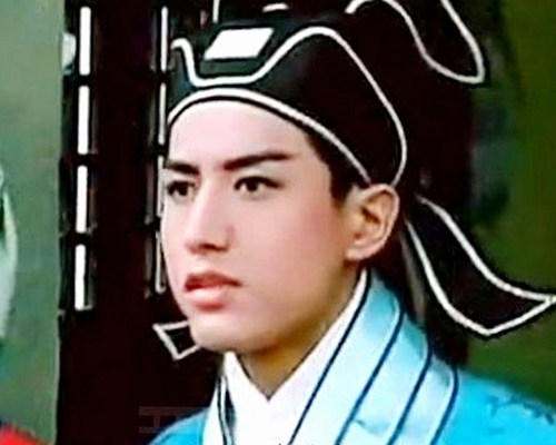 陈学冬持续发力演艺事业,明星军训展现新风采,娱乐圈“吃瓜婆”揭秘背后故事